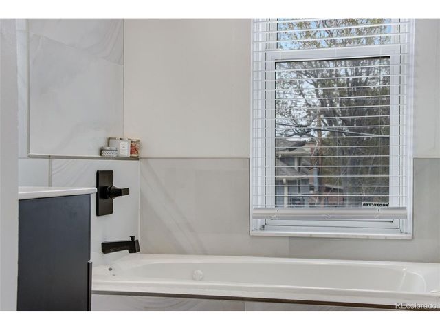 2952 Champa St, Denver, CO 80205