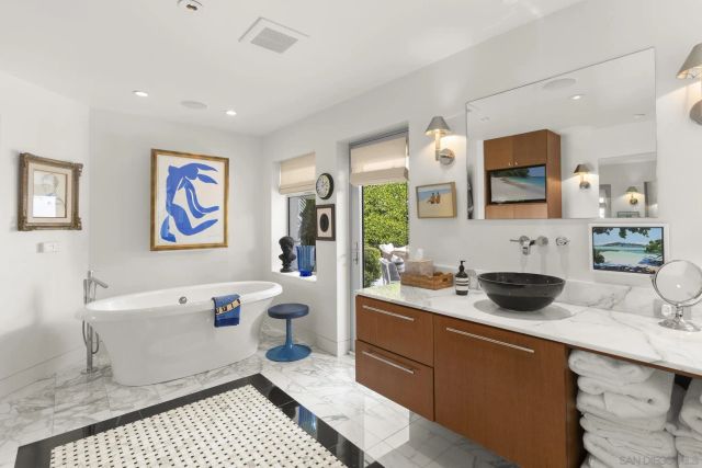 5727 Abalone Pl, La Jolla, CA 92037
