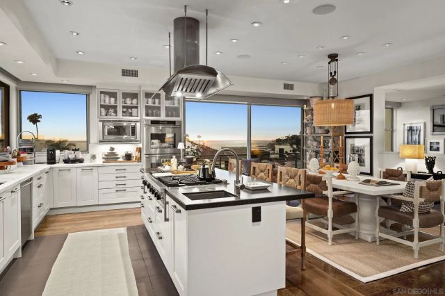 5727 Abalone Pl, La Jolla, CA 92037