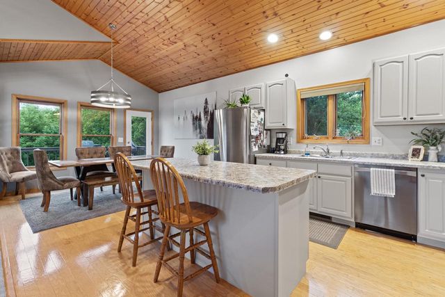 W4988 Mclaren ROAD, La Crosse, WI 54601