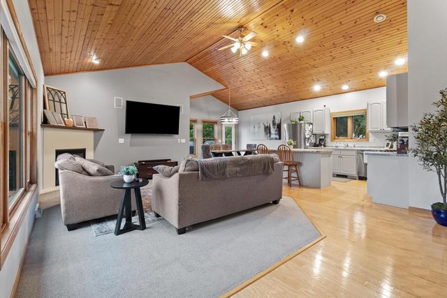 W4988 Mclaren ROAD, La Crosse, WI 54601