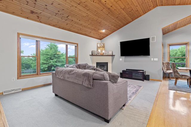 W4988 Mclaren ROAD, La Crosse, WI 54601