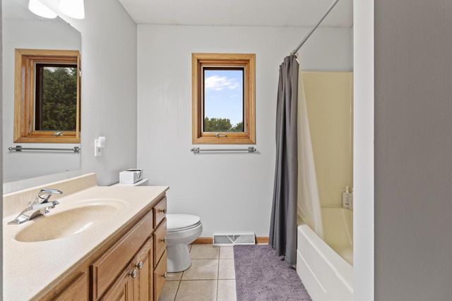 W4988 Mclaren ROAD, La Crosse, WI 54601