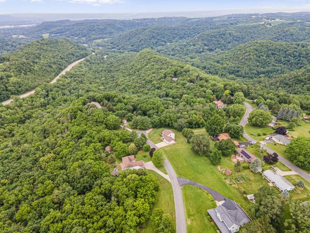W4988 Mclaren ROAD, La Crosse, WI 54601