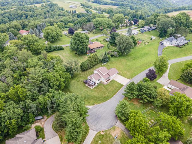 W4988 Mclaren ROAD, La Crosse, WI 54601