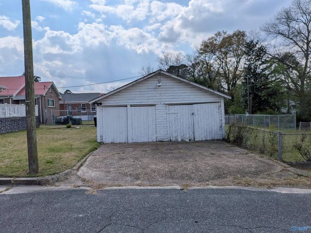 301 S 8th Street, Gadsden, AL 35903