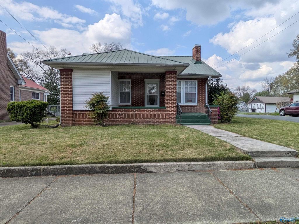 301 S 8th Street, Gadsden, AL 35903