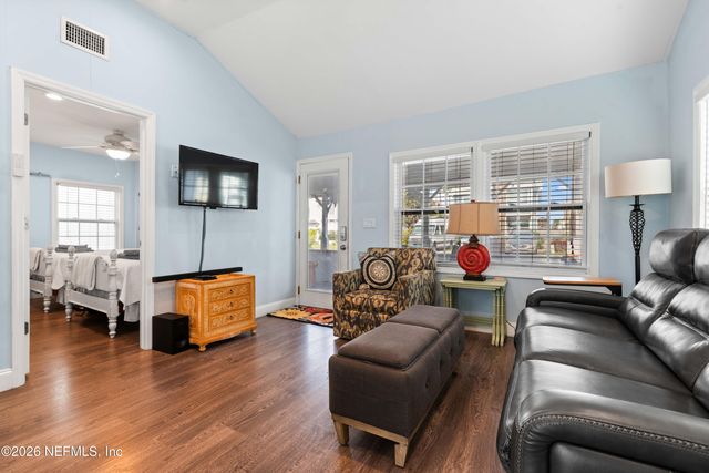 120 8TH Avenue N, Jacksonville Beach, FL 32250