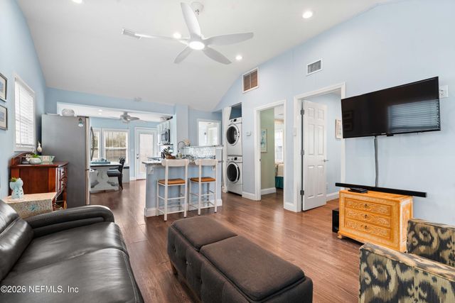 120 8TH Avenue N, Jacksonville Beach, FL 32250