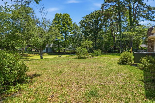 686 Pelzer Drive, Mount Pleasant, SC 29464