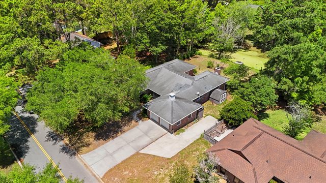 686 Pelzer Drive, Mount Pleasant, SC 29464
