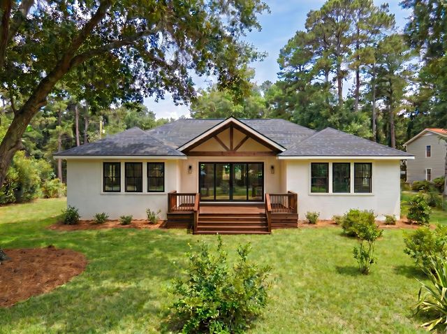 686 Pelzer Drive, Mount Pleasant, SC 29464