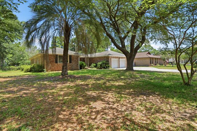 686 Pelzer Drive, Mount Pleasant, SC 29464