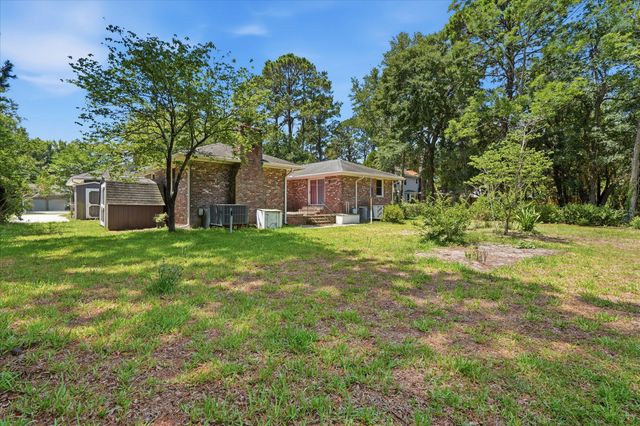 686 Pelzer Drive, Mount Pleasant, SC 29464