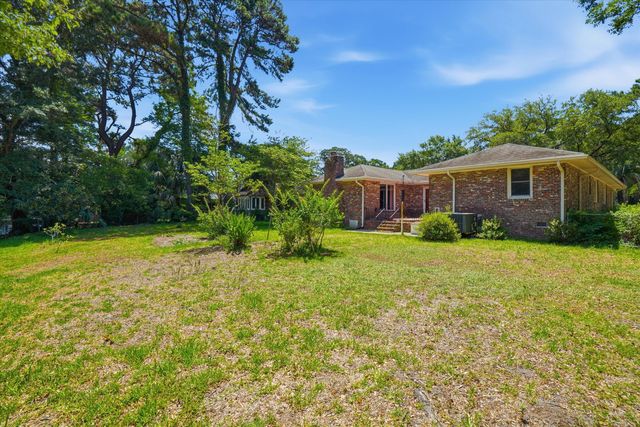 686 Pelzer Drive, Mount Pleasant, SC 29464