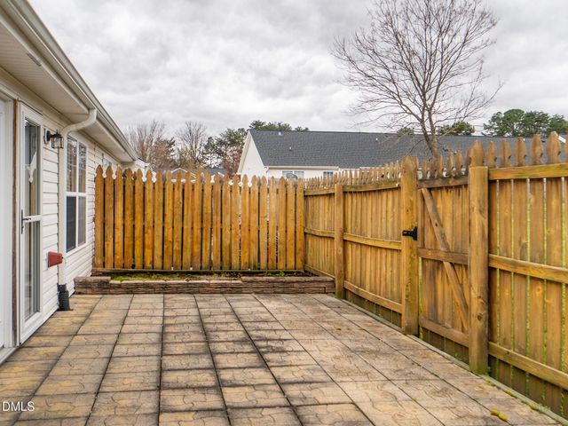 2221 Sweetbay Circle, Burlington, NC 27215