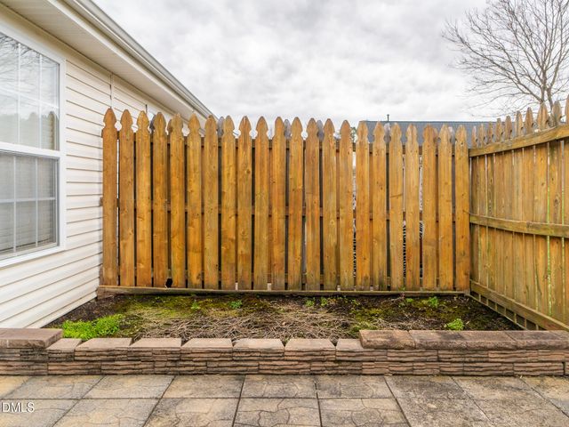 2221 Sweetbay Circle, Burlington, NC 27215