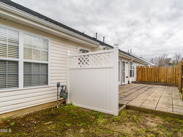 2221 Sweetbay Circle, Burlington, NC 27215