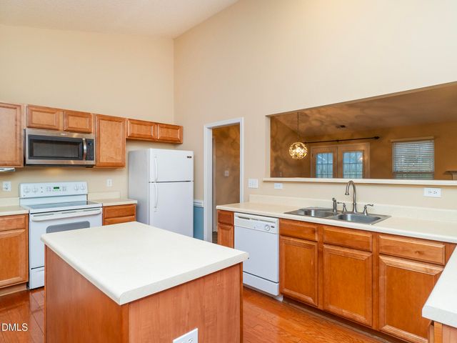 2221 Sweetbay Circle, Burlington, NC 27215