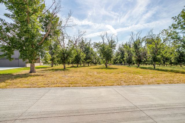 943 E Landings, Granbury, TX 76049