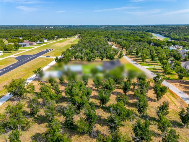 943 E Landings, Granbury, TX 76049