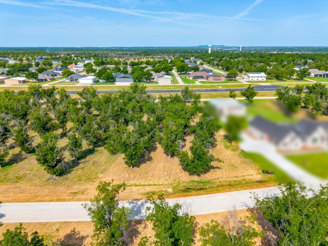 943 E Landings, Granbury, TX 76049