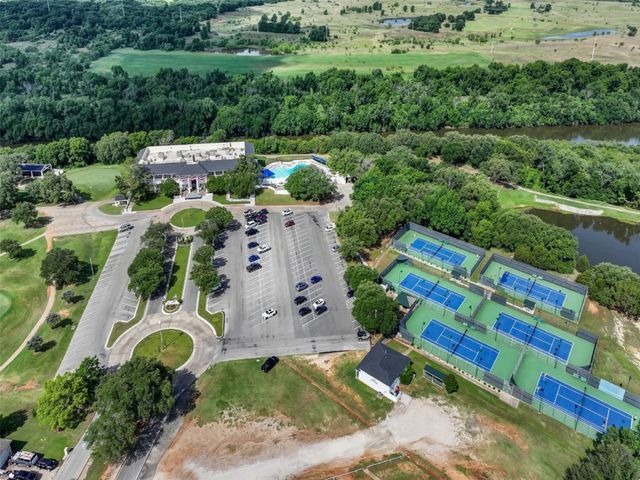 943 E Landings, Granbury, TX 76049