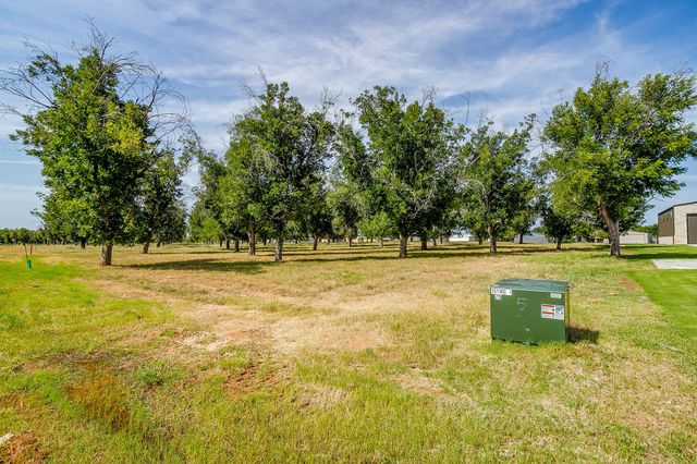 943 E Landings, Granbury, TX 76049