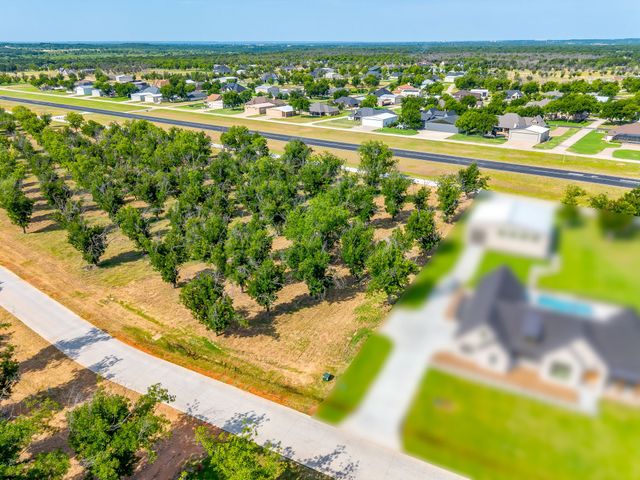 943 E Landings, Granbury, TX 76049