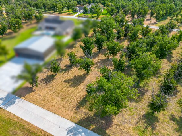 943 E Landings, Granbury, TX 76049