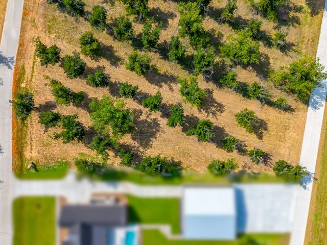 943 E Landings, Granbury, TX 76049