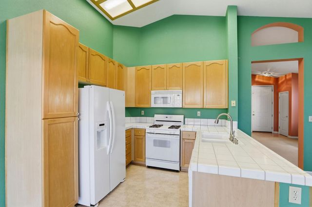 1154 Knopfler Cir, Folsom, CA 95630