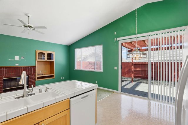 1154 Knopfler Cir, Folsom, CA 95630