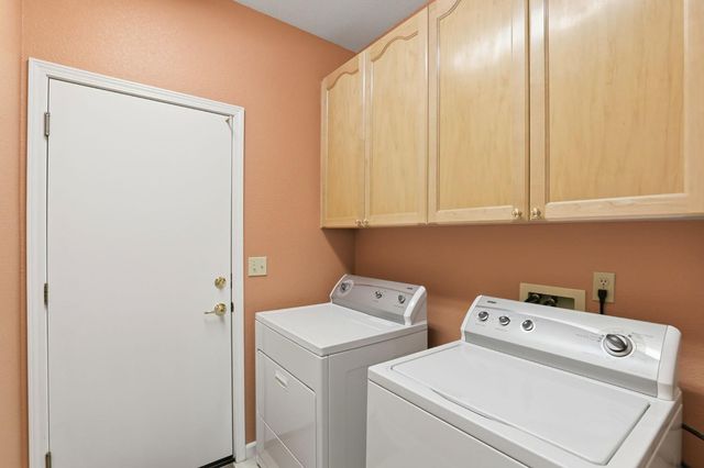 1154 Knopfler Cir, Folsom, CA 95630