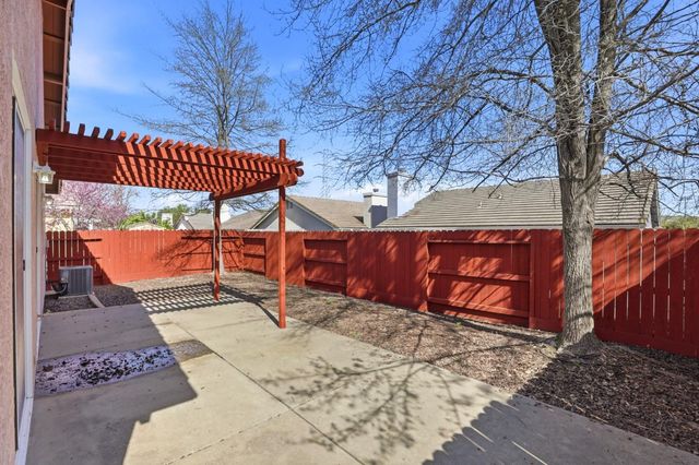 1154 Knopfler Cir, Folsom, CA 95630