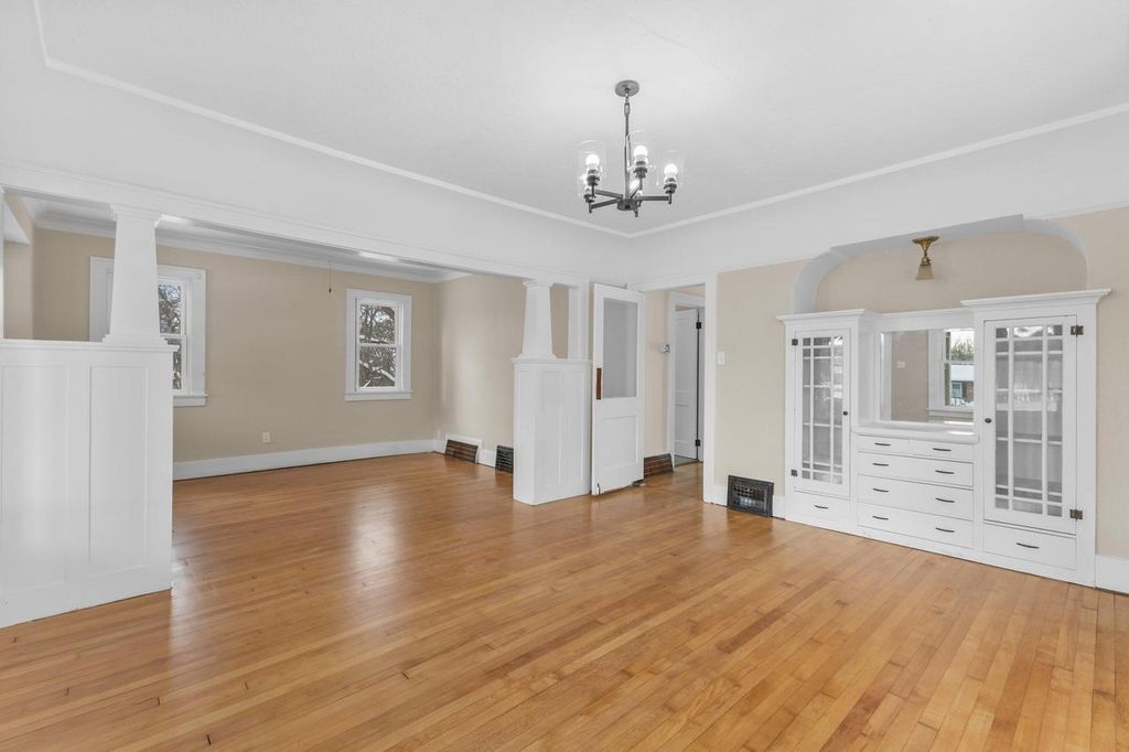 202 W Brown Deer ROAD, Bayside, WI 53217