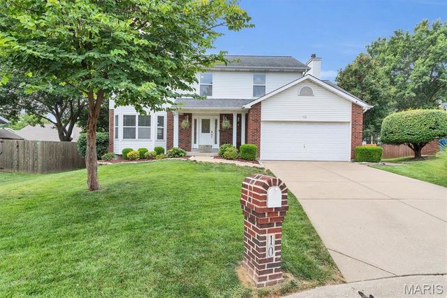 10 Silverdale Court, St Charles, MO 63303