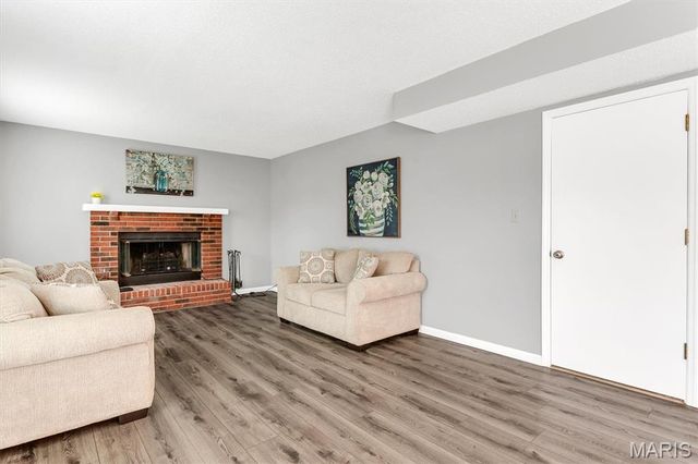10 Silverdale Court, St Charles, MO 63303