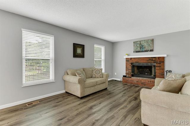 10 Silverdale Court, St Charles, MO 63303