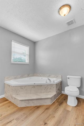 10 Silverdale Court, St Charles, MO 63303