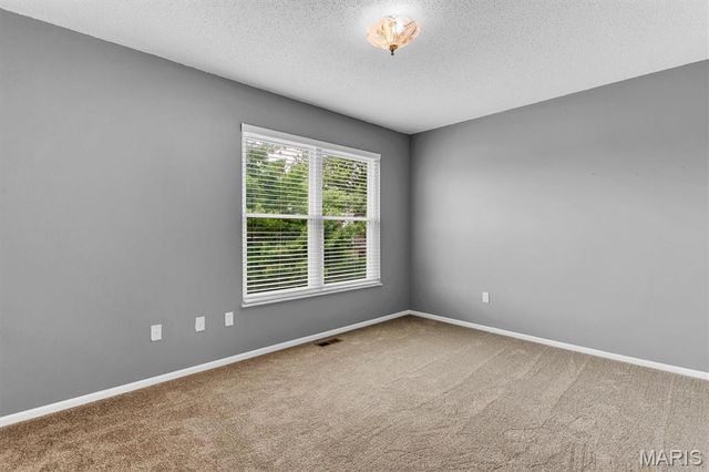 10 Silverdale Court, St Charles, MO 63303
