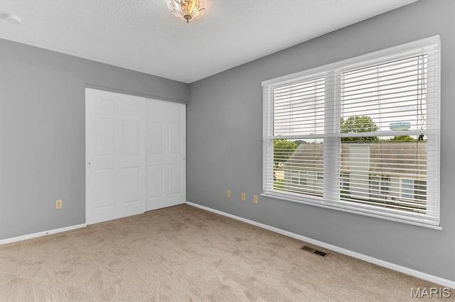 10 Silverdale Court, St Charles, MO 63303