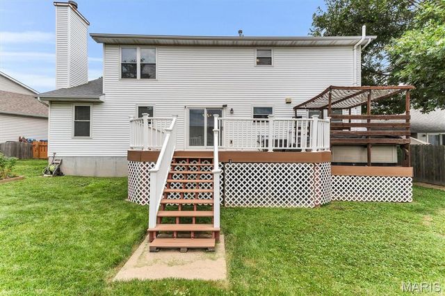 10 Silverdale Court, St Charles, MO 63303