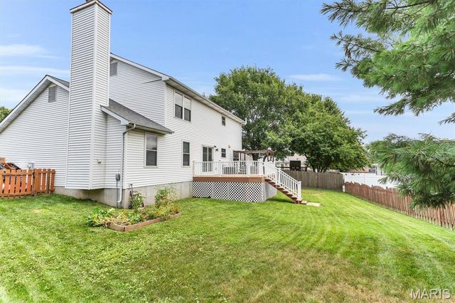 10 Silverdale Court, St Charles, MO 63303