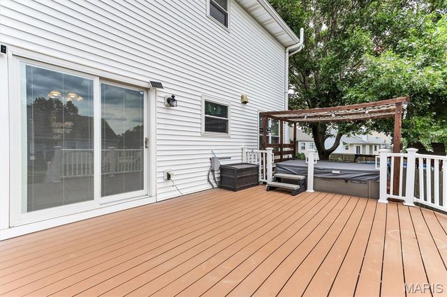 10 Silverdale Court, St Charles, MO 63303