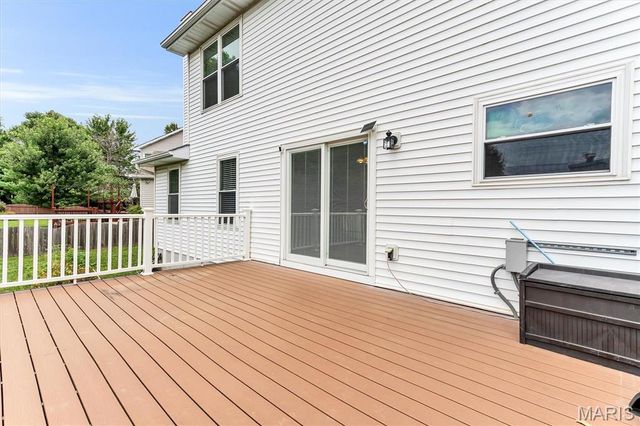 10 Silverdale Court, St Charles, MO 63303