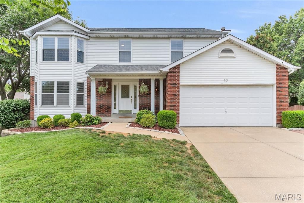 10 Silverdale Court, St Charles, MO 63303