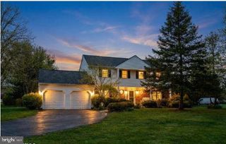 2 WICKHAM LN, East Windsor, NJ 08520