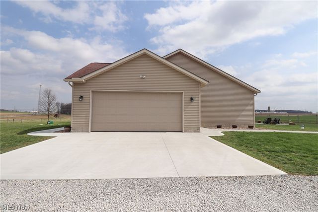 1153 E Pleasant Home Road, Creston, OH 44691