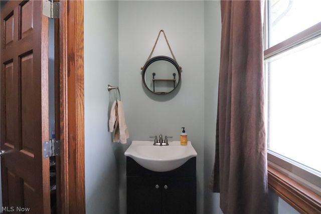 1153 E Pleasant Home Road, Creston, OH 44691